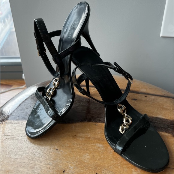 Vintage Gucci Heals - Picture 1 of 4